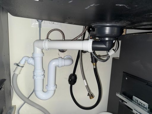 Instalación desague de fregadero.