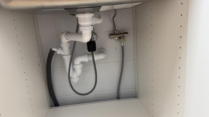 Instalación desague de fragadero y lavavajillas.